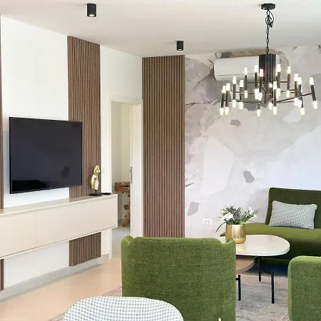 Luxury Emerald Kožino