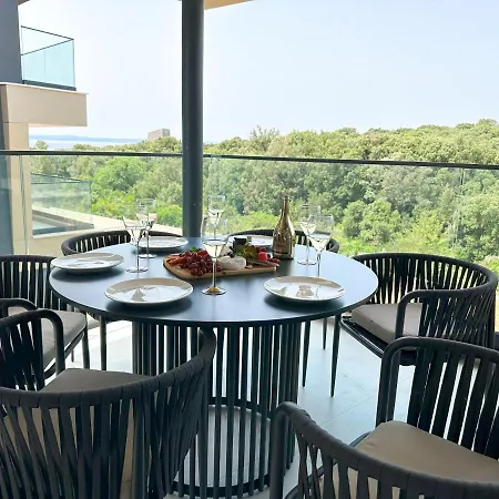 Luxury Emerald Daire *